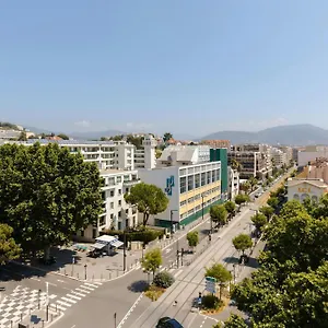 Yelo Promenade Hotel Magnan, Sonder By Marriott Bonvoy Hotel